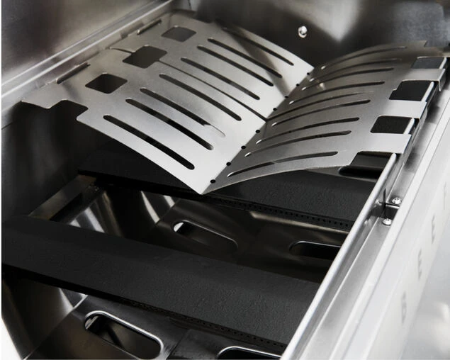 BeefEater 7000 Classic 4 Burner Build-In BBQ 3 BeefEater 7000 Classic 4 Burner Build-In BBQ - Image 3