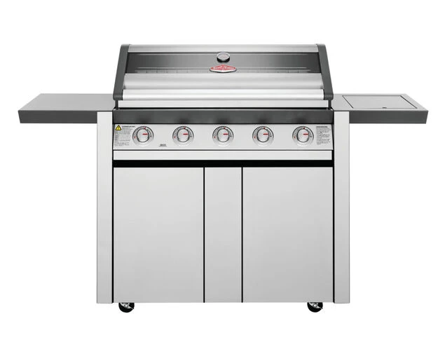 BeefEater 1600 Series - 5 Burner Stainless Steel BBQ With Side Burner (Silver) 1 BeefEater 1600 Series - 5 Burner Stainless Steel BBQ With Side Burner (Silver)